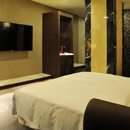 Maple Hotel Second Branch 타이난 외부 사진