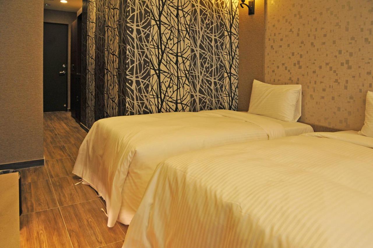 Maple Hotel Second Branch 타이난 외부 사진