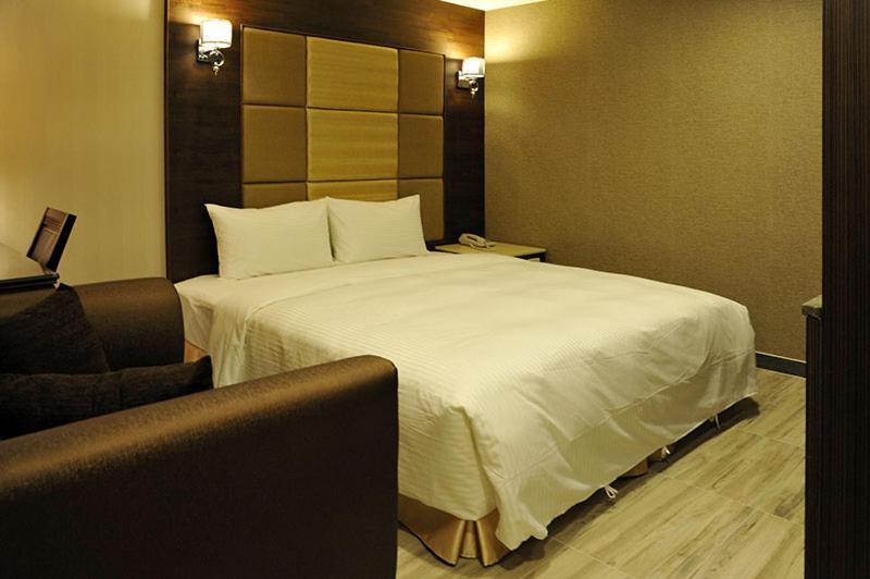 Maple Hotel Second Branch 타이난 외부 사진