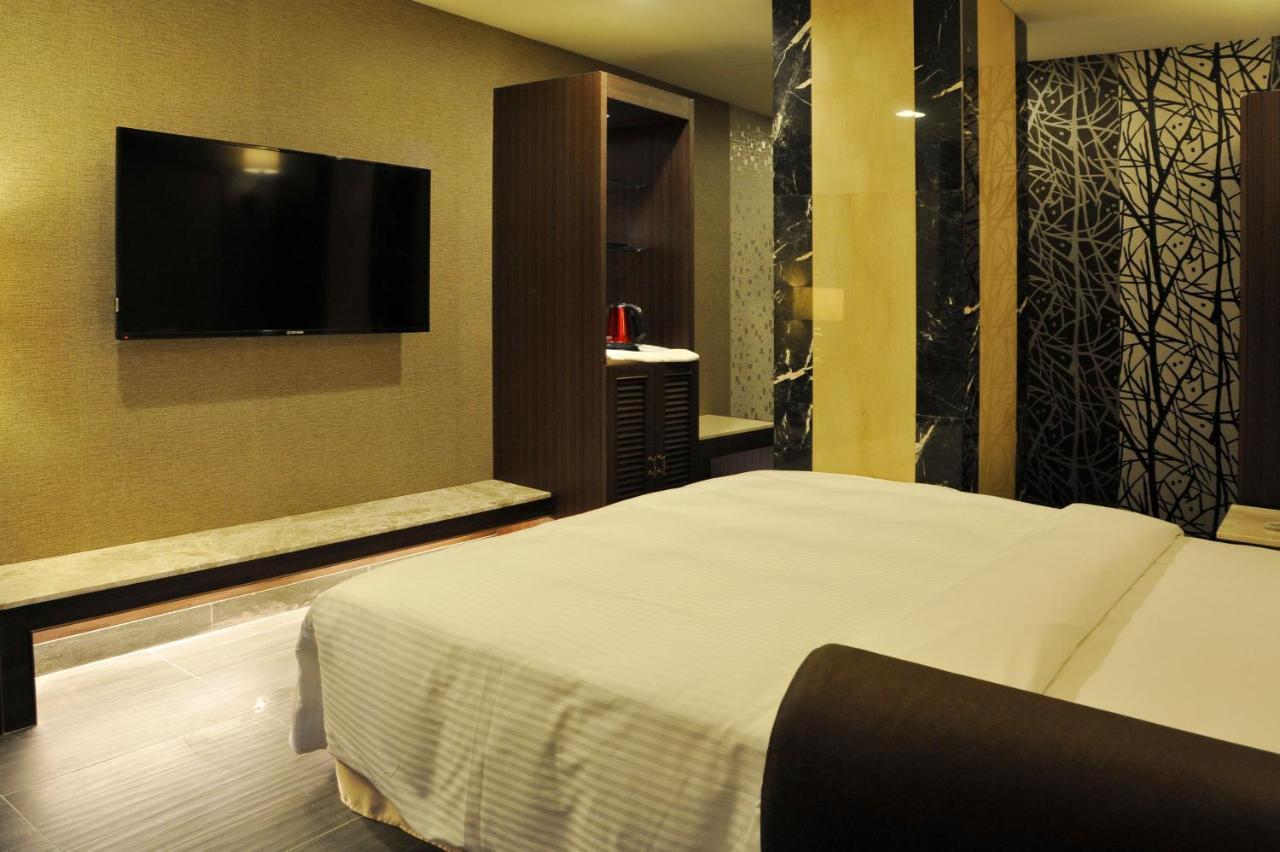 Maple Hotel Second Branch 타이난 외부 사진